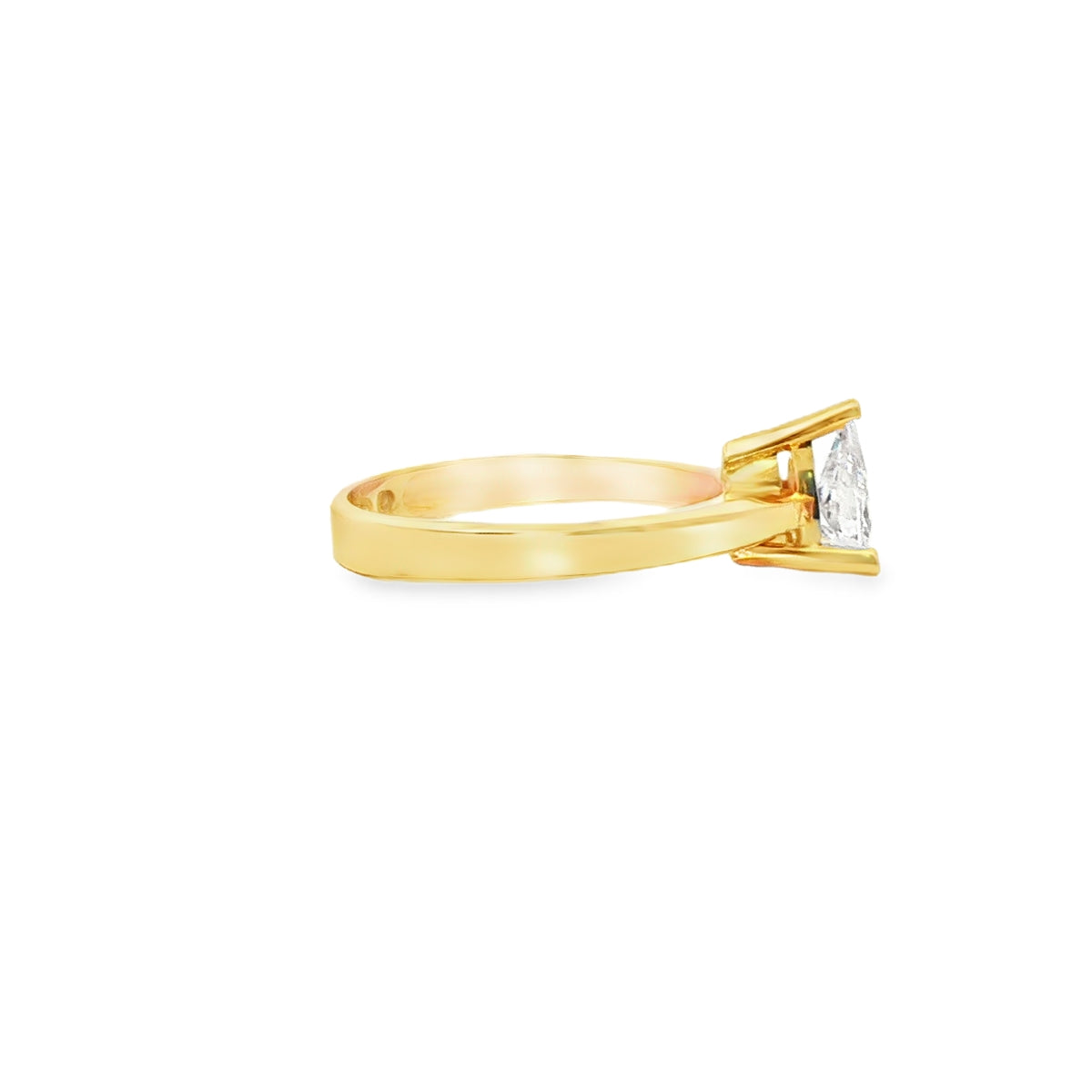 ANILLO SOLITARIO EN ORO AMARILLO 14K CON ZIRCONIA