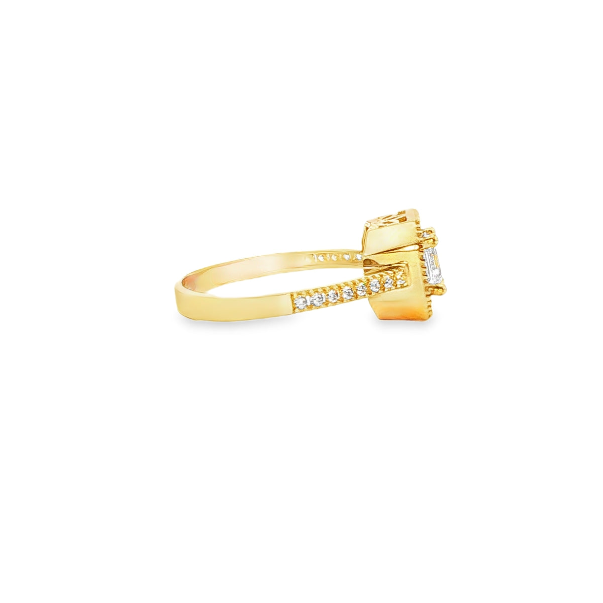 ANILLO SOLITARIO EN ORO AMARILLO 14K CON ZIRCONIA