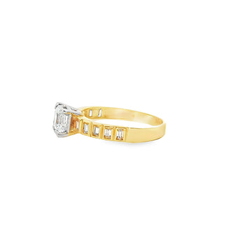 ANILLO EN ORO AMARILLO 14K CON ZIRCONIA