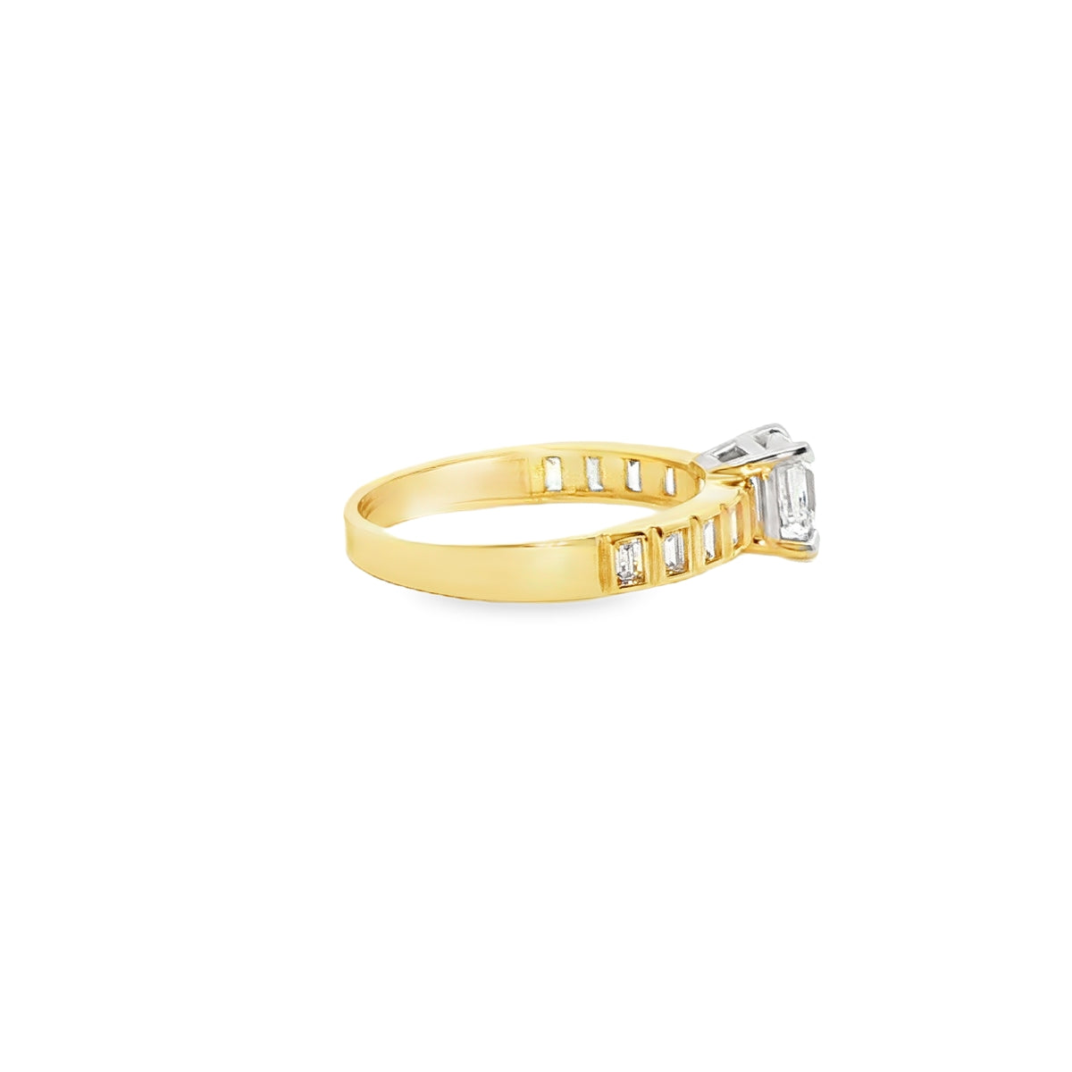 ANILLO EN ORO AMARILLO 14K CON ZIRCONIA