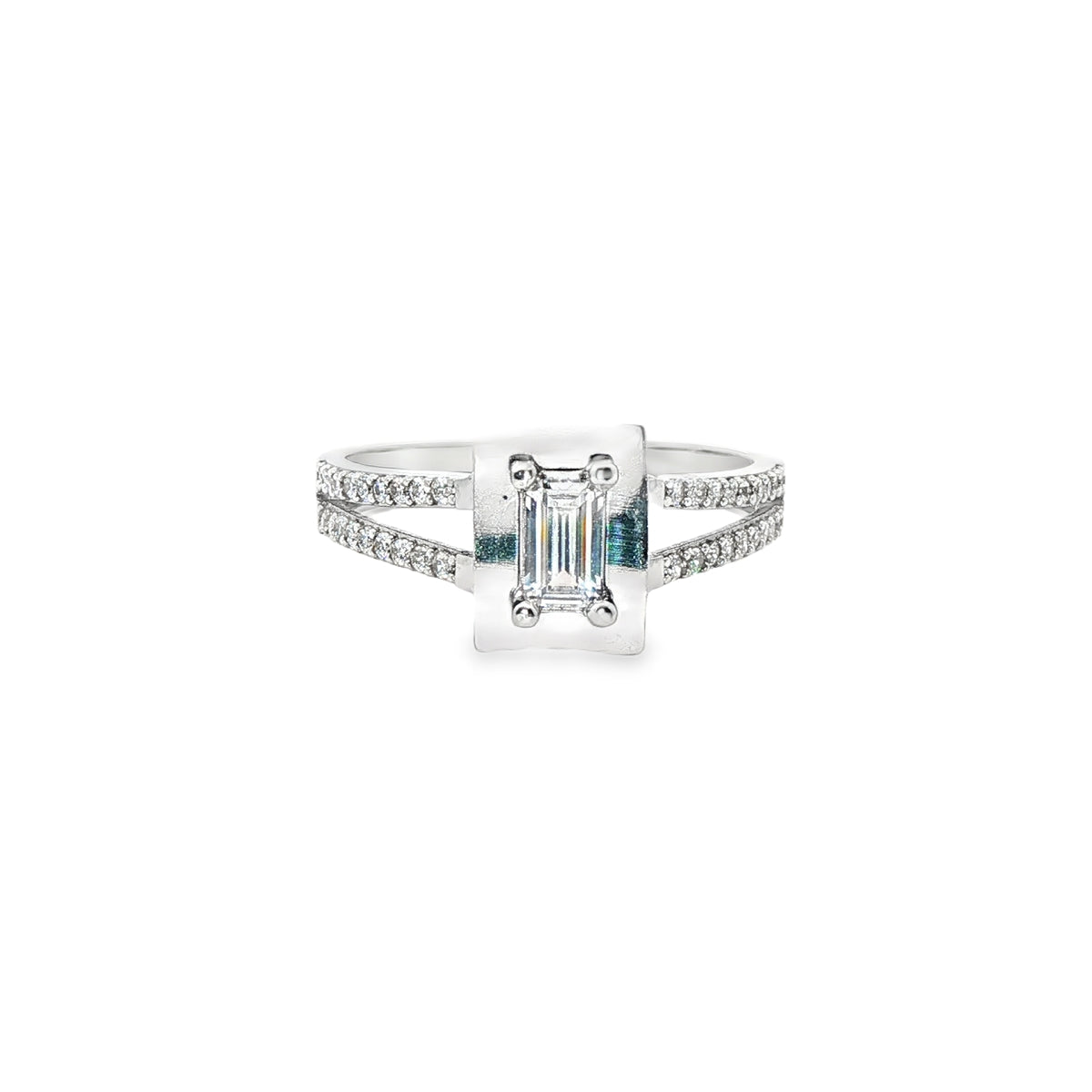 ANILLO DE ORO BLANCO 14K CON ZIRCONIA BLANCA COMO PROTAGONISTA