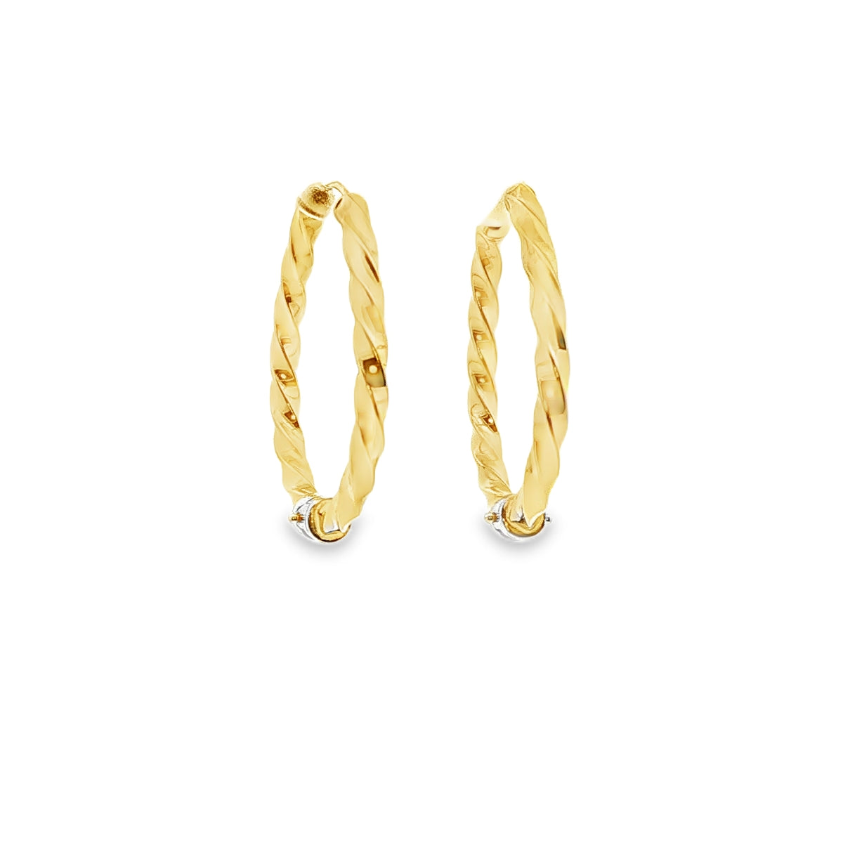 ARRACADAS CON DIASEÑO TRENZADO EN OR DE 14K