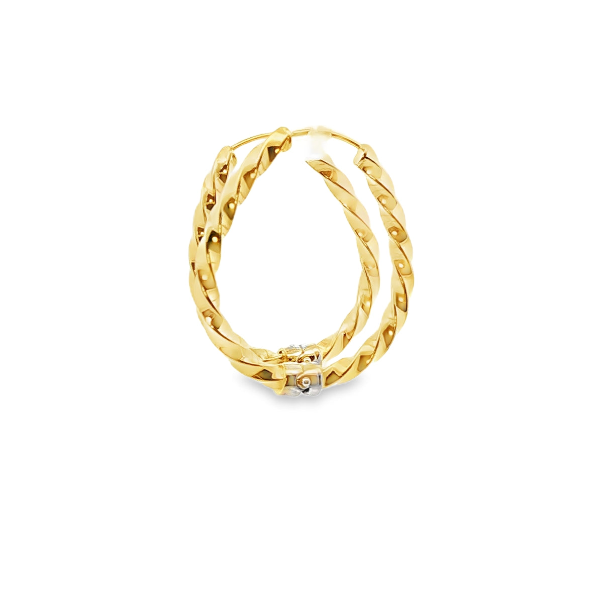 ARRACADAS CON DIASEÑO TRENZADO EN OR DE 14K