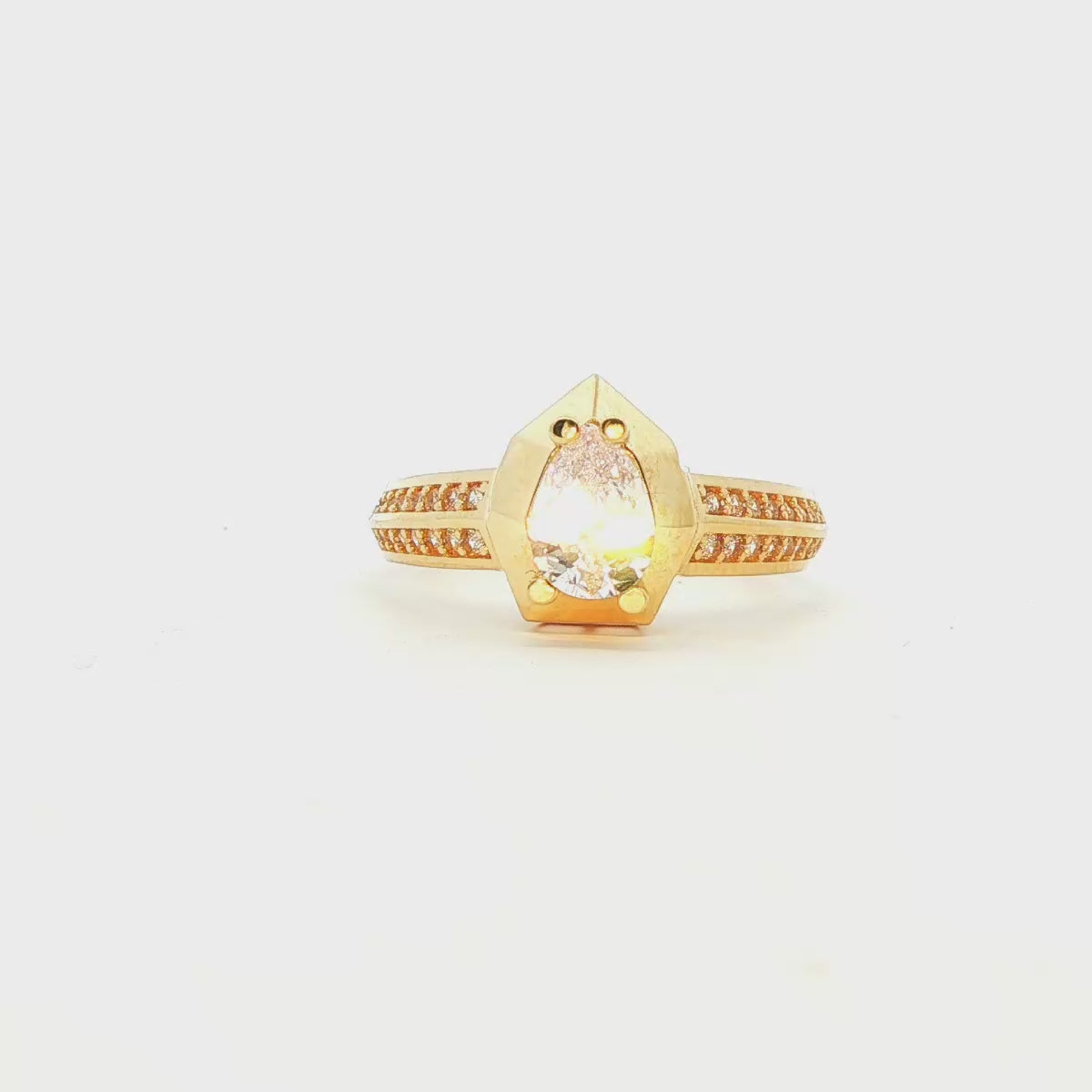 ANILLO SOLITARIO EN ORO 14K CON ZIRCONIA DE CRISTAL
