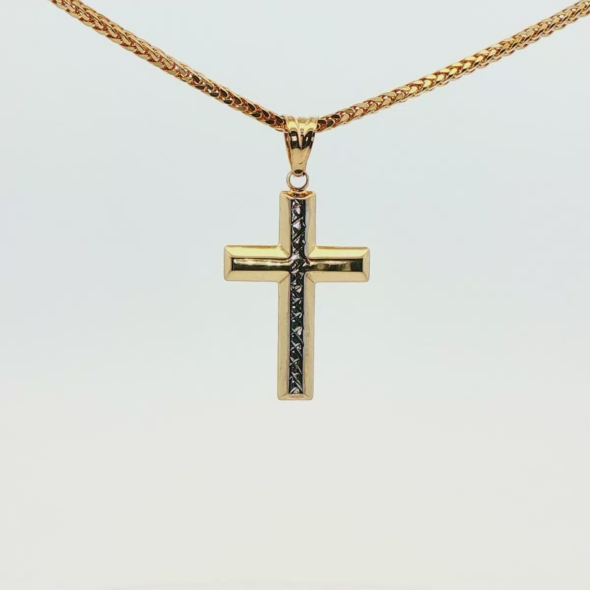 CRUZ EN ORO 14K CON PAVE