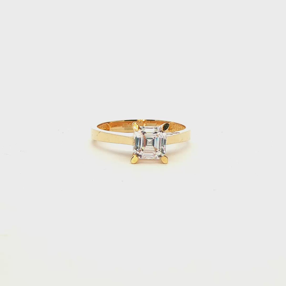 ANILLO SOLITARIO EN ORO AMARILLO 14K CON ZIRCONIA
