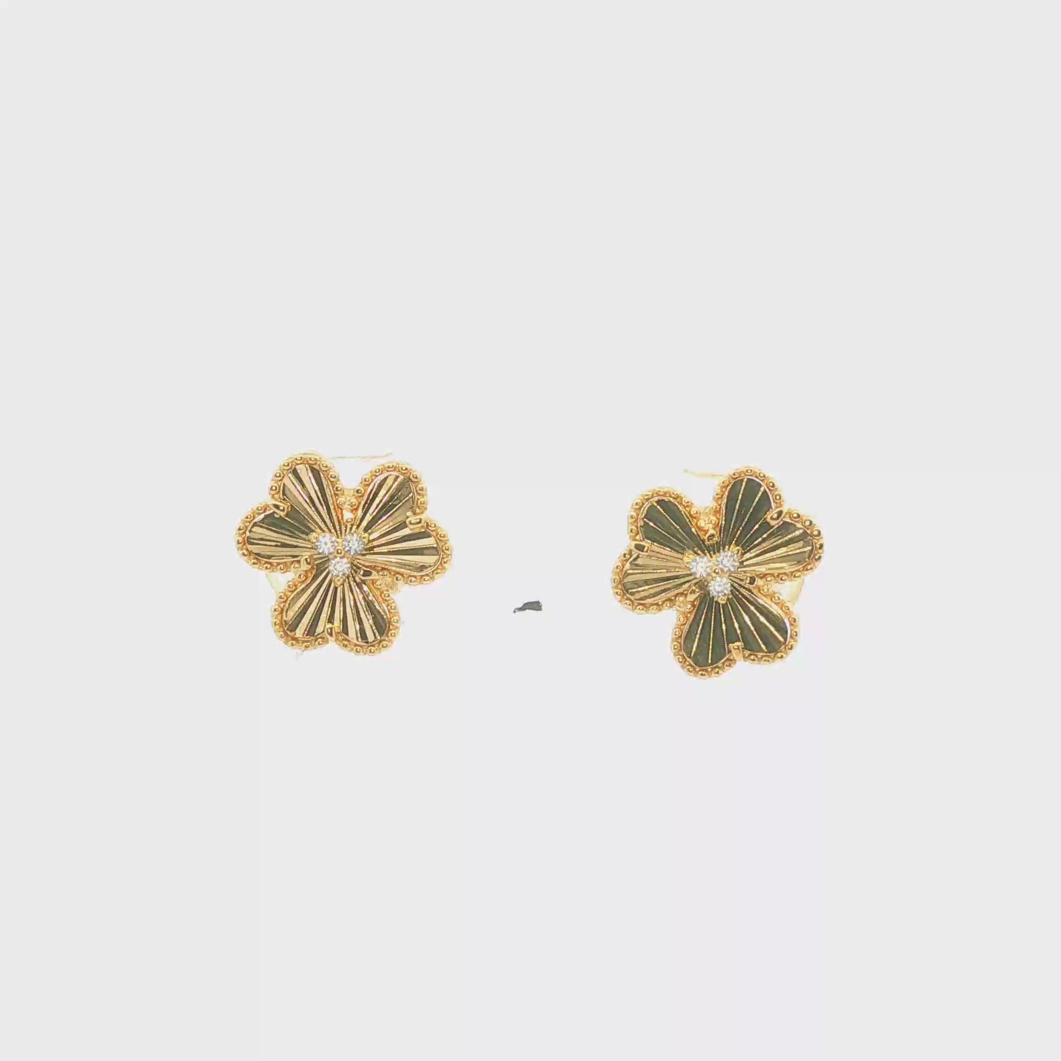 Juego de Flor en Oro 14K con Dije y Aretes