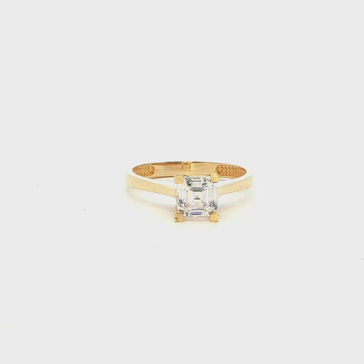 ANILLO SOLITARIO EN ORO AMARILLO 14K CON ZIRCONIA DE CRISTAL